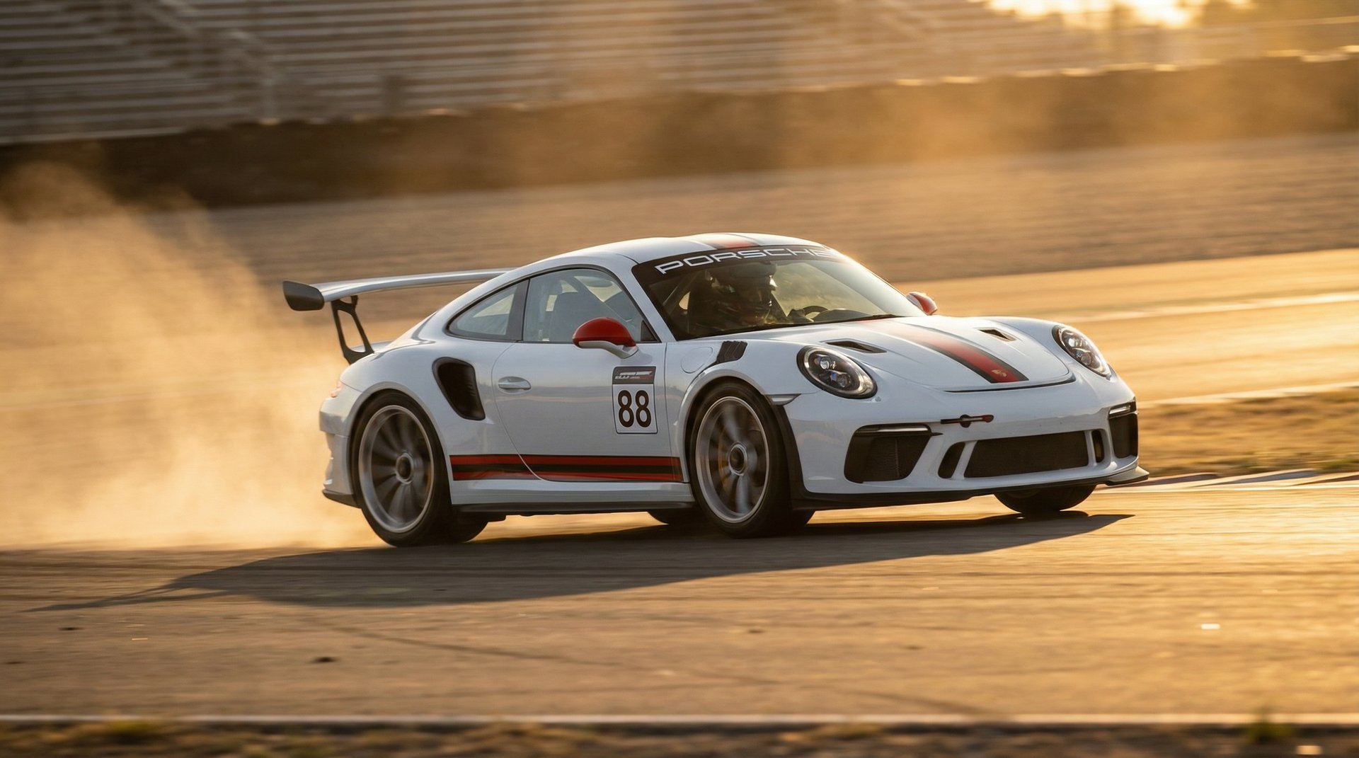 麻豆传媒摩托车视频